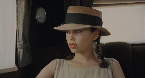 The.Lover.1992.UHD.BluRay.2160p.x265.10bit.HDR.mUHD-FRDS.mkv_20211226_202752.757.png
