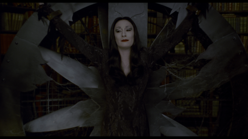 Screens.3.The.Addams.Family.1991.Extended.Cut.2160p.UHD.Bluray.REMUX.DV.HEVC.DTS-HD.MA.5.1-4K4U.png