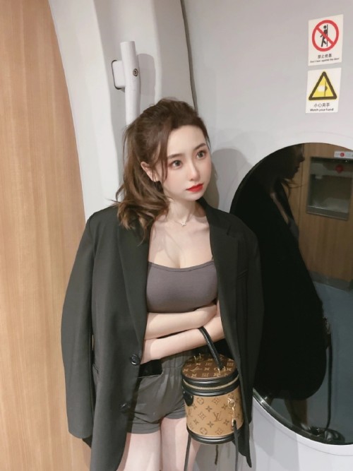 008bUM2Zgy1gubwglwzj8j60zk1beaj102.jpg
