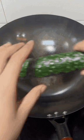 640f6875e5fc3bf827e.gif