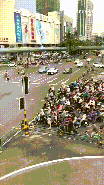 6400649cccede8e4ca8.gif