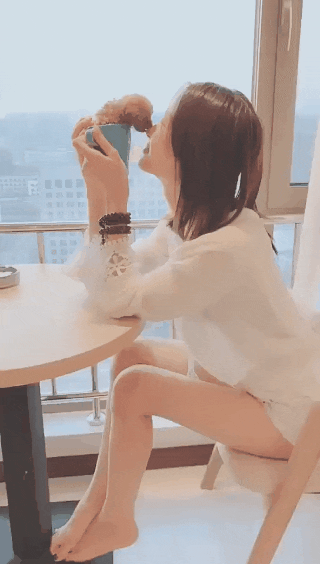 6403eb1e6df8b1c8cb5.gif