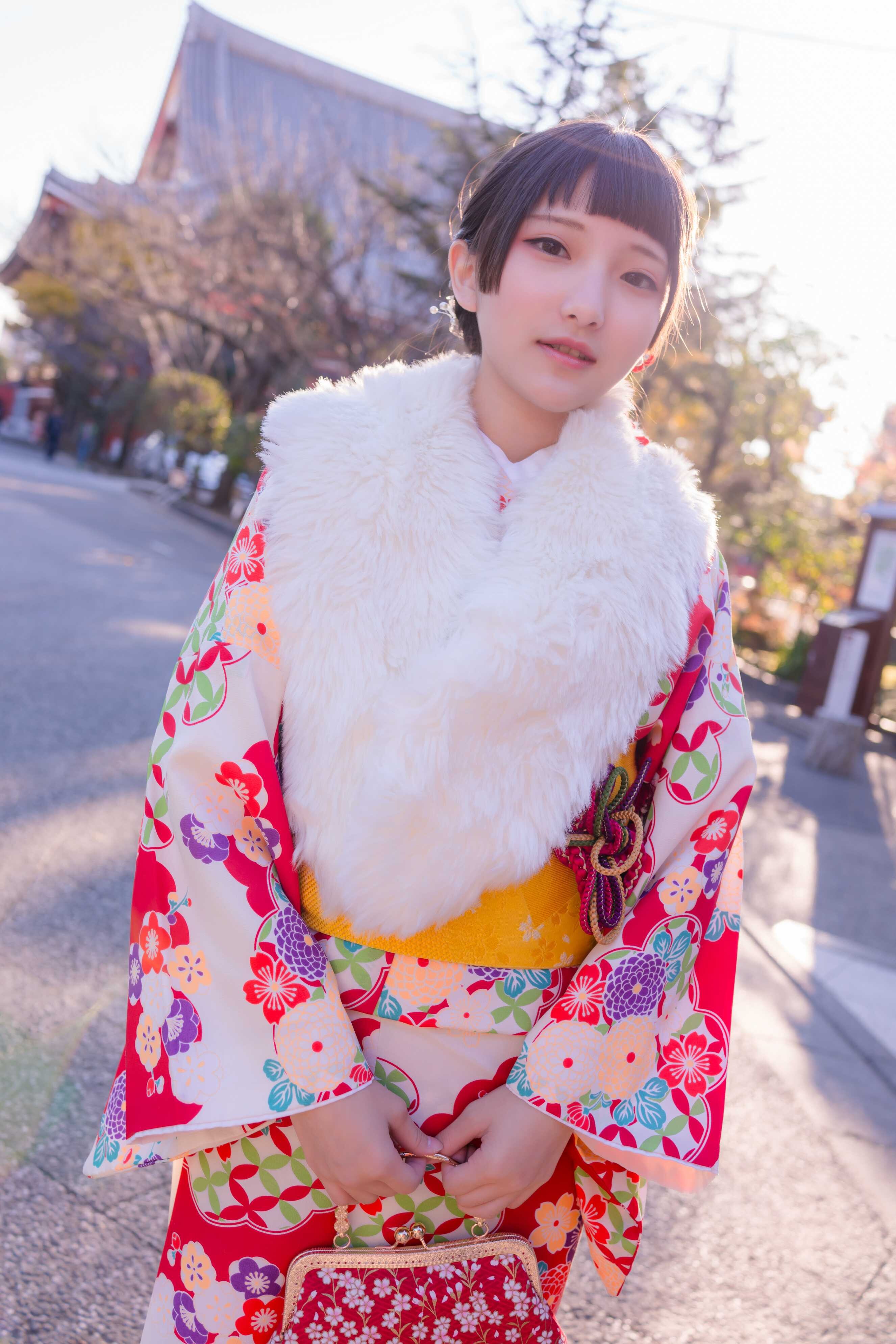 Japanese kimono sister