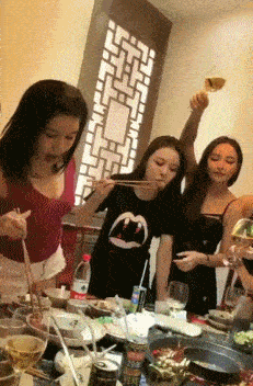 640e82dfcaa48f0ab05.gif