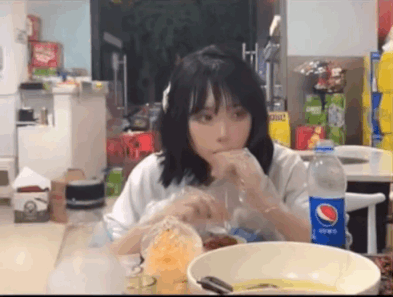 640771caf6413ad2393.gif