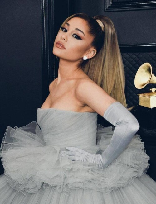 Ariana-Grande122e0e69f1f771484a.jpeg