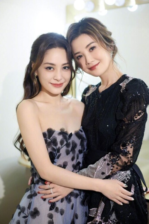 Twins79014aef00c99380.jpeg