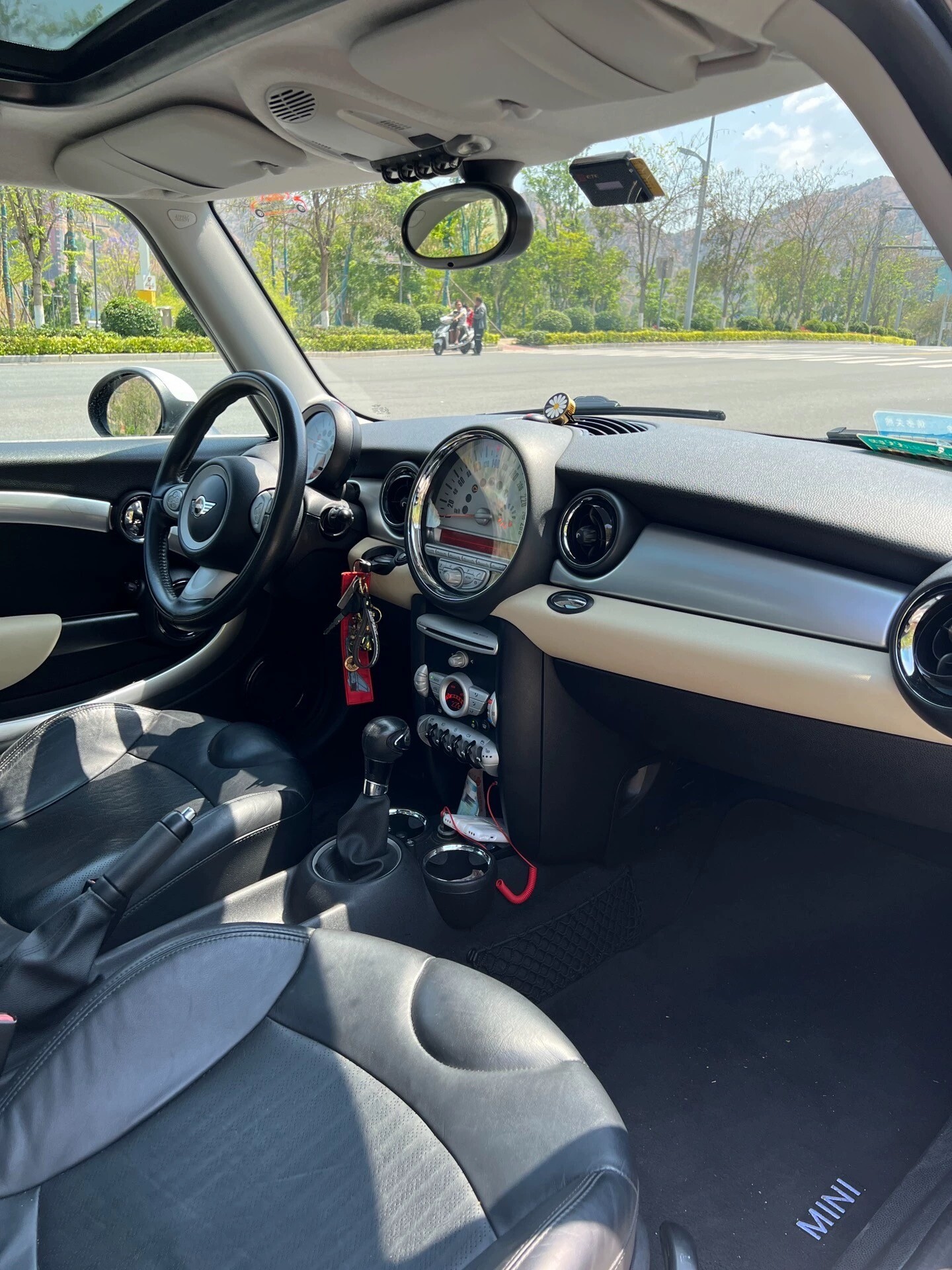 图片[2]-51800元自用mini排量1.6顶配，自动空调哈曼卡顿音响-二手市场论坛-百货-大博士