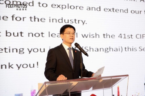 41stCIFF-0318_KN5356LR-web-1024x68309bda32012e25bc2.jpg