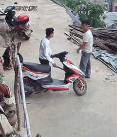 6405a249df1461ecf46.gif