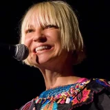 Sia-f41eff8f7aeceb65