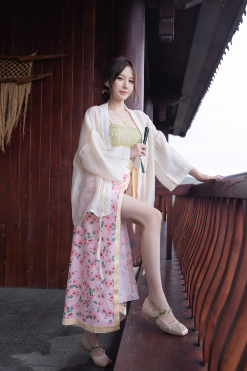 27801cdbbce704a17.jpg