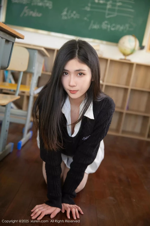XiuRenNo.10078_80P43b0d7b8de6916855b.webp