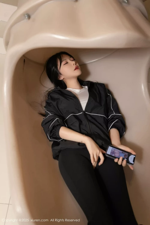 004b82bc11968ff0915.webp