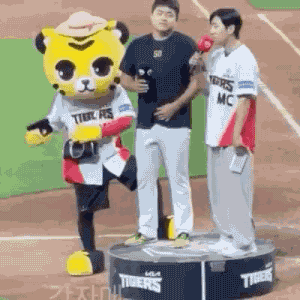 640-63bd9b83f1d1d2c4d.gif