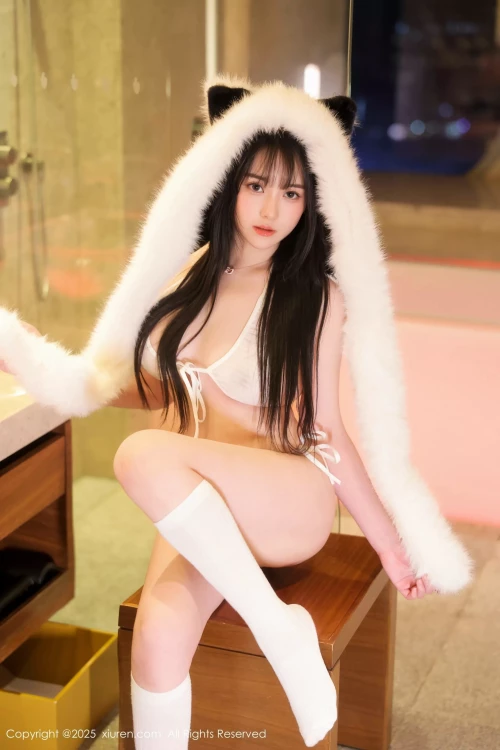 XiuRenNo.10302_51P7c98e524c2581b5e9.webp