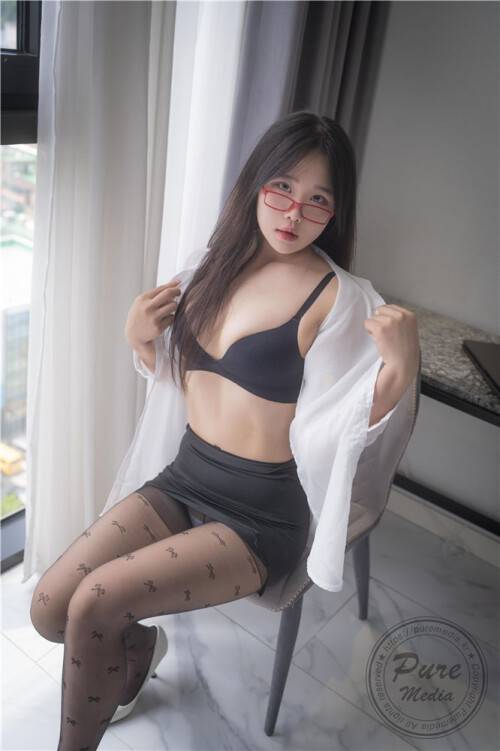 SoU_Basic-Instinct--The-manager-is-mine_vol.252_016857fc0c432d4b7de.jpg